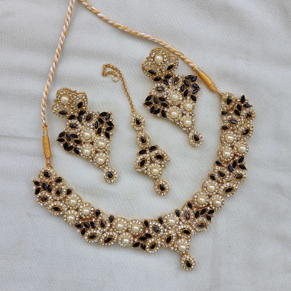 Pearl X Zircons Necklace Set