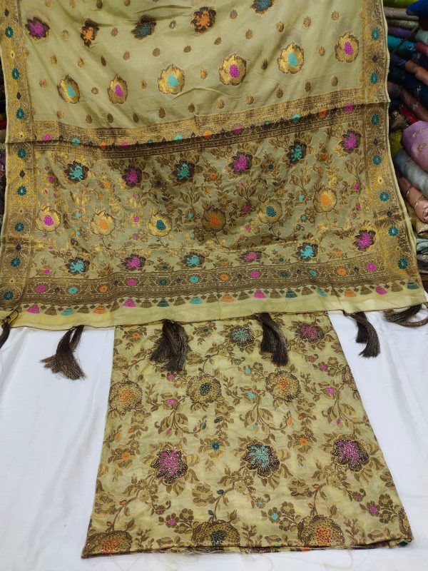 New arrivals 2025 design  Chiffon banarasi all over shirt 3yard And 4side dupatta and tasal  plain trouser