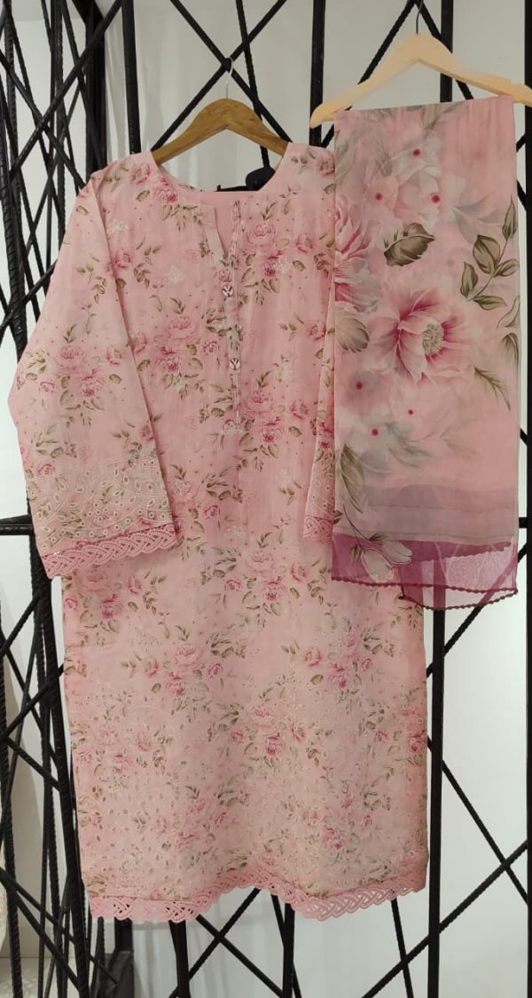 NAIRA Chikankari Emb Bana Dora Lawn 3Pec Coll'25