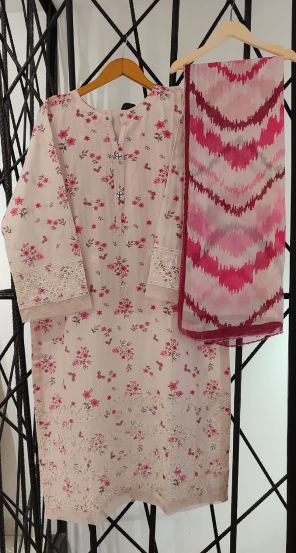 NAIRA Chikankari Emb Bana Dora Lawn 3Pec Coll'25 - Image 3