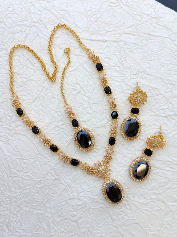 Sparkling Zircon Necklace Set - Image 7