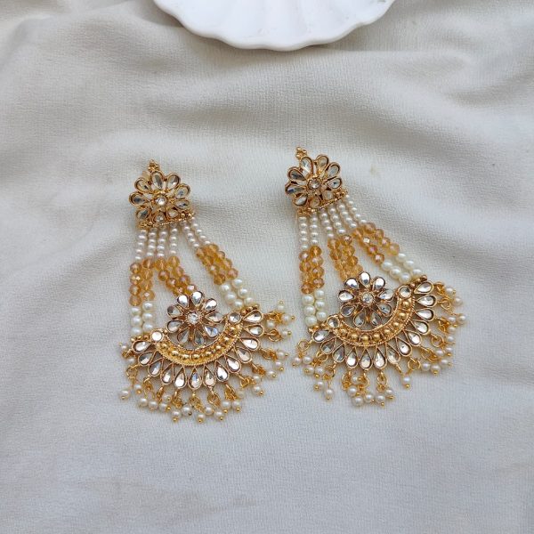 Elegant Kundan Passa Earrings With Pearl Work - Image 4